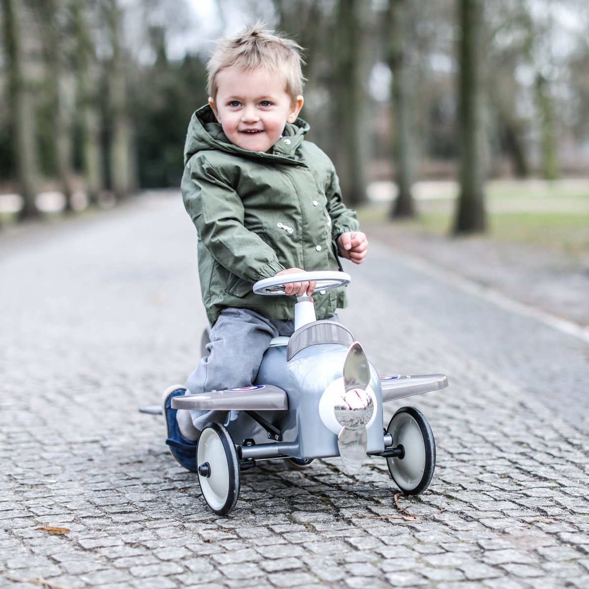Baghera Rutschauto – Flugzeug – 75 x 25 x 45 cm – erobern Sie die Rennstrecke mit Stil – 1 Jahr