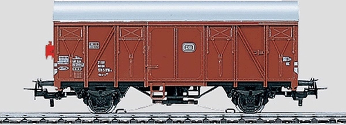 Märklin nimmt gedeckten Güterwagen in Betrieb