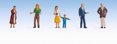 Noch 0015481 h0 Passanten. Figuren bemalt, stehend