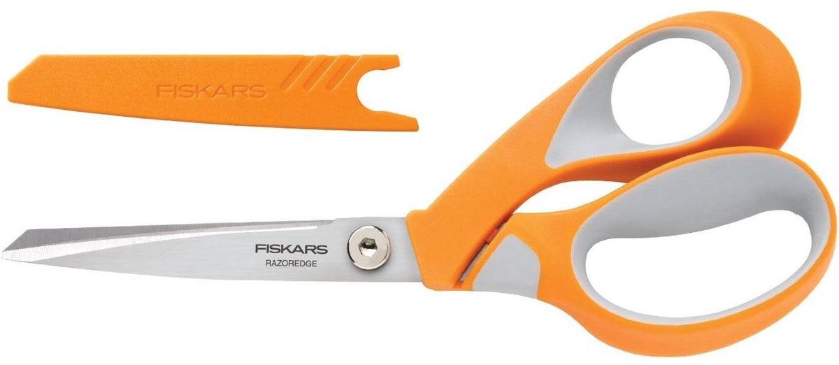 Https: www.cchobby.nl fiskars-fabric-razoredge-softgripr-l-21-cm-1-piece