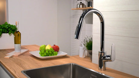 Hansgrohe Focus M41 – Küchenmischbatterie – Einhebelbedienung – 240 mm – Ausziehbrause – Edelstahl – 2 Strahlarten