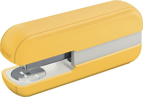 Leitz Cosy Tacker – Hefter bis zu 30 Blatt – inklusive Heftklammern – ideal für das Homeoffice und Arbeiten von zu Hause aus – warmes Gelb