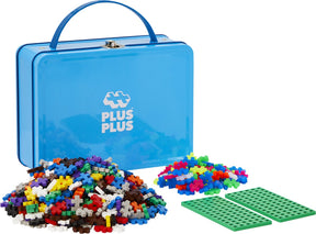 Plus-Plus Basic Reisekoffer 600-teiliges Bauset Blau – 7002 – Bauspielzeug – Konstruktionsspielzeug – Set mit Bausteinen – ab 5 Jahren