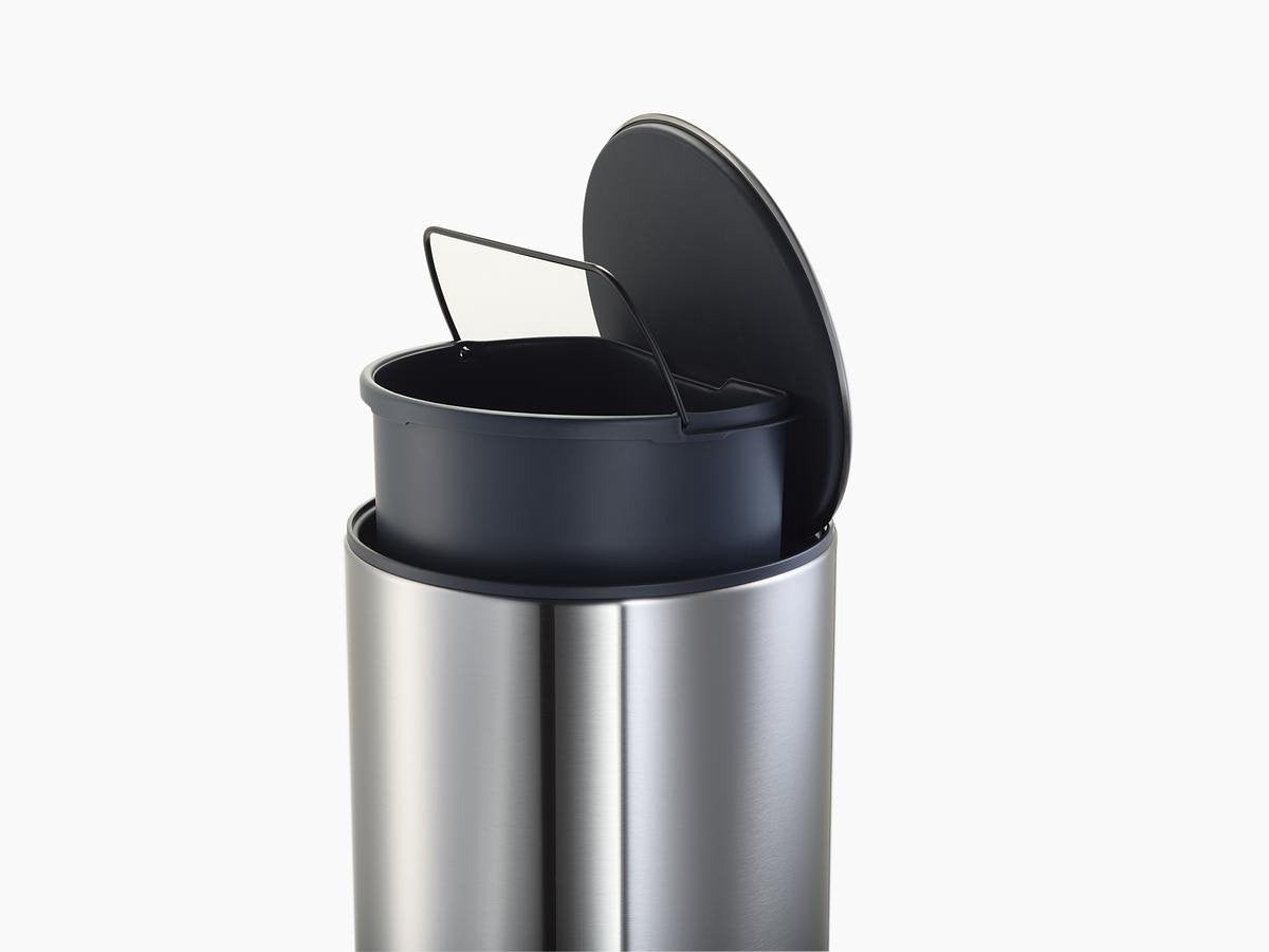 Joseph Joseph Arc 10 Liter schlanker Treteimer mit Innenbeutel – Edelstahl