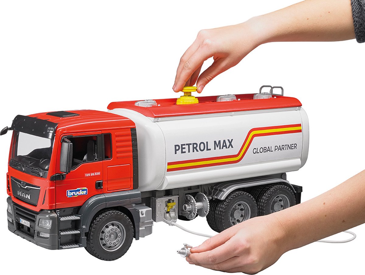 BRUDER CAR TRACK TANKER MANN