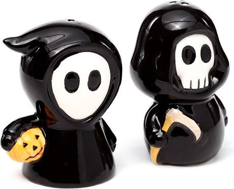 Puckator Salz- und Pfefferstreuer – Set Totenkopfjunge Geisterjunge – Halloween – Dolomitkeramik – 8–8,5 x 5–6 x 5–5,5 cm
