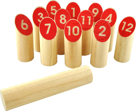 Didak spielt Nummer Kubb