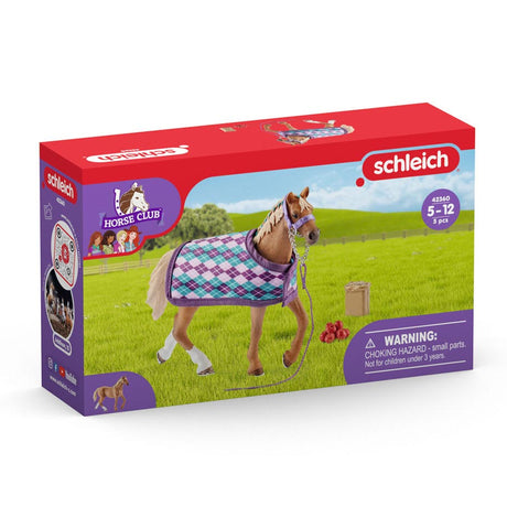 Schleich Horse Club Engelsk fuldblods med tæppe