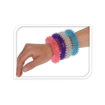 Armband mit Spikes