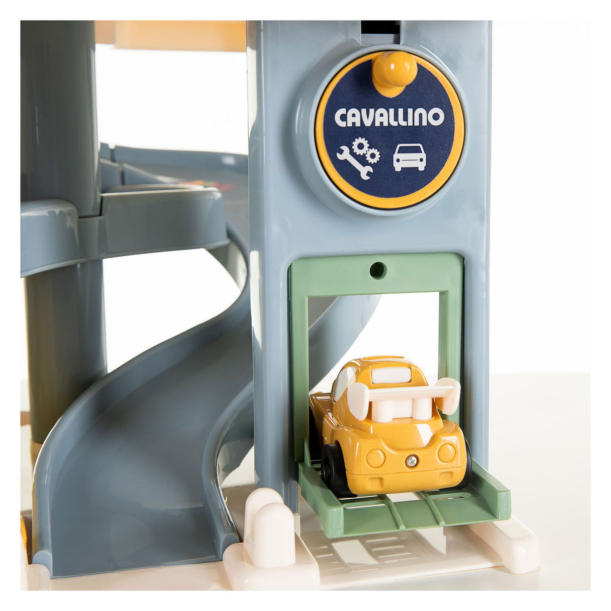 Cavallino Luxusgarage mit Autos in Pastellfarben