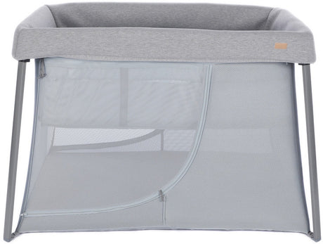 Béaba eazy sleep 3-in-1 Reisebett – Campingbett, Kinderbett und Laufstall in einem – von der Geburt bis 3 Jahre – atmungsaktive Mesh-Seitenwände und seitliche Öffnung mit Reißverschluss – inklusive 2 Matratzen und Transporttasche – leichte 6,8 kg – grau