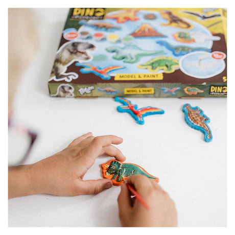 Totum Dinosaurier Junior Bastelset Gips und Farbset Dino Forever Modellfarbe inklusive Gips, 6 Malfarben – Geschenktipp für Jungen