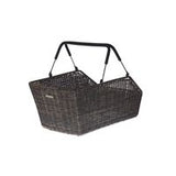 Basil Cento Rattan Multi System Bicycle Basket na zadní straně hnědé