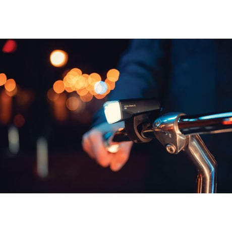 Axa Scheinwerfer unten vorne 50 Lux – USB-C wiederaufladbar