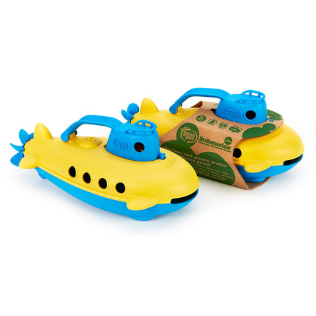 Grünes Spielzeug U-Boot gelb mit blauem Griff -