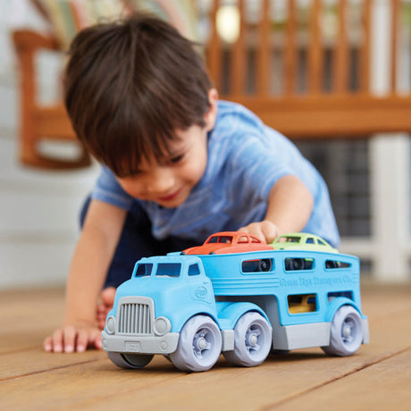 Grünes Spielzeug, grünes Spielzeug, Autotransporter