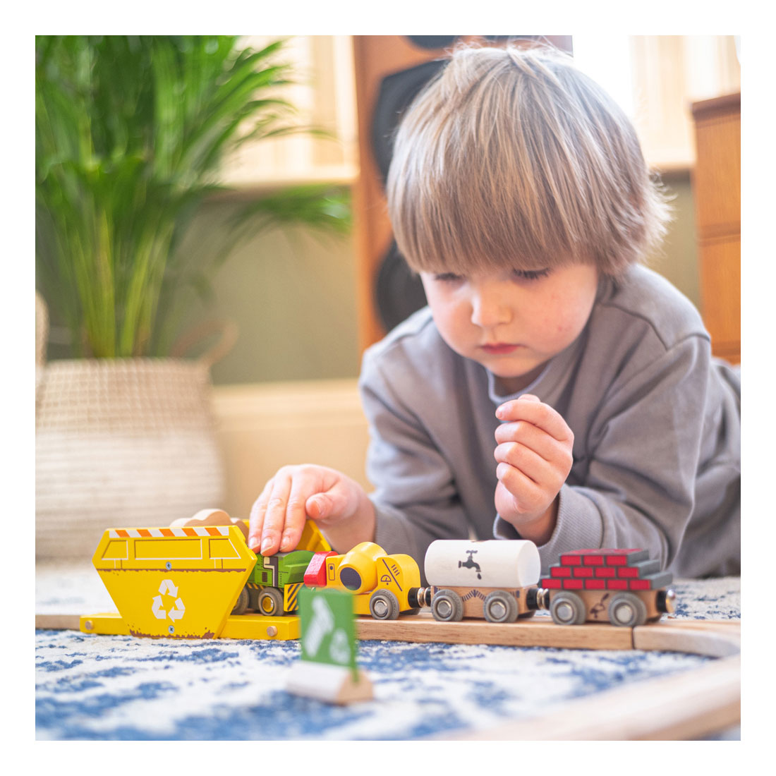 Bigjigs Holzeisenbahnkonstruktion mit Ladung