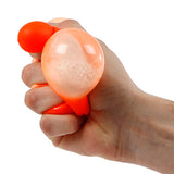 Geste mit der Hand den Ball drücken