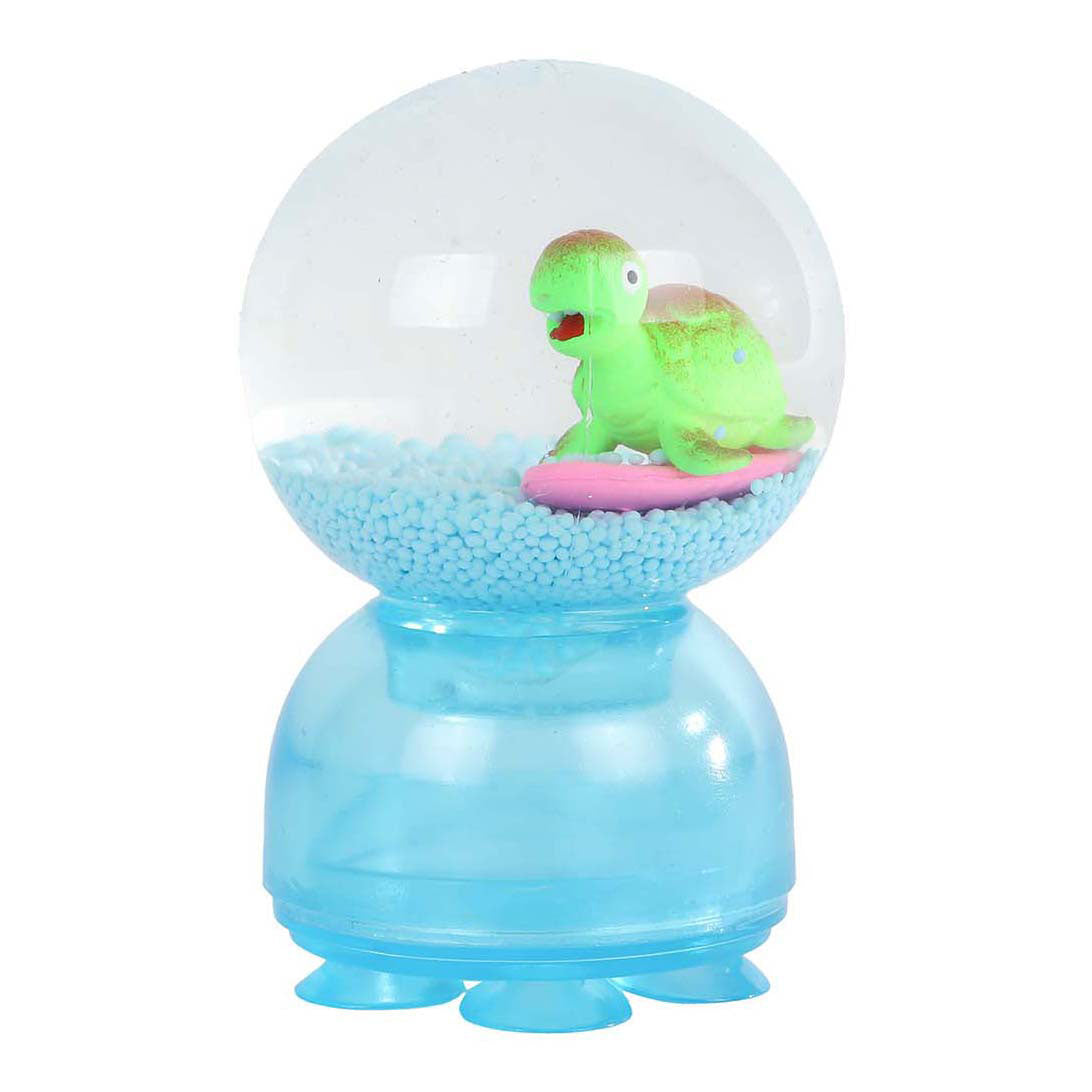 Schüttelnder Ball, der Meerestiere surft