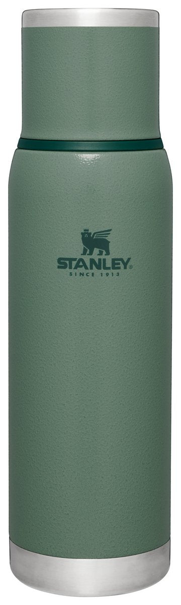 Stanley Adventure To-Go-Thermosflasche 1 l – 25 Stunden heiß – 27 Stunden kalt – auslaufsicher – isolierter Deckel – BPA-frei – Durchgießstopfen für kontrolliertes Ausgießen – Hammerschlaggrün