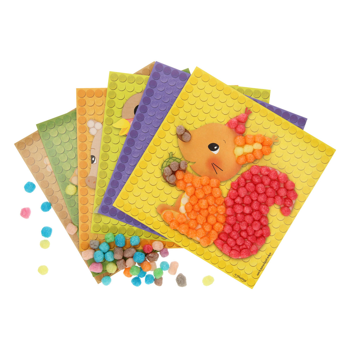 Playmais-Mosaikkarten schmücken den Wald