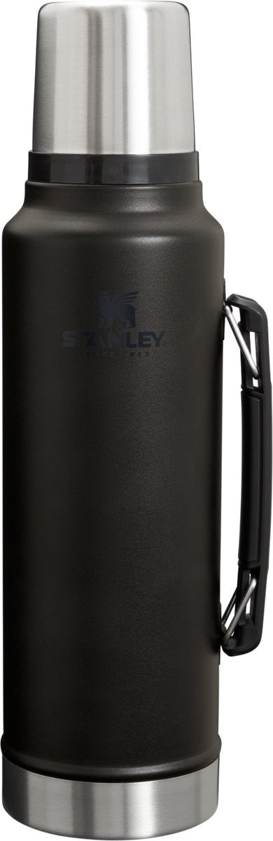 Stanley Classic Legendary Thermoskanne 1,4 l hält 40 Stunden heiß, 35 Stunden kalt – auslaufsicher – spülmaschinenfest – BPA-frei – für Kaffee, Tee und mehr – Thermoskanne aus Edelstahl – mattschwarz