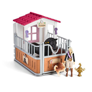 Schleich Horse Club – Spielfiguren-Set – Pferdestall mit Horse Club Tori Princess – Kinderspielzeug für Jungen und Mädchen – 5 bis 12 Jahre – 14 Teile – 42437