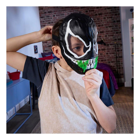 Hasbro Spider-Man Venom Superhelden-Spielzeug mit im Dunkeln leuchtender Maske.