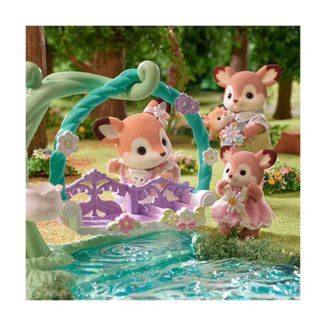 Sylvanian Family 5801 Hirschbaby – Blumenschaukel – 3 samtweiche Spielfiguren