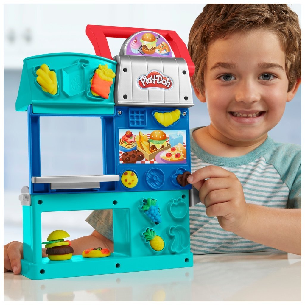 Restaurant mit Play-Doh-Küchenkreationen