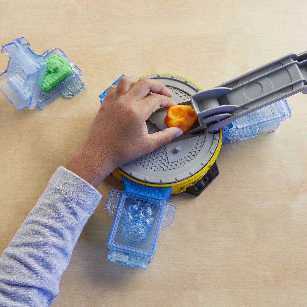 Play-doh hulk smash and squish