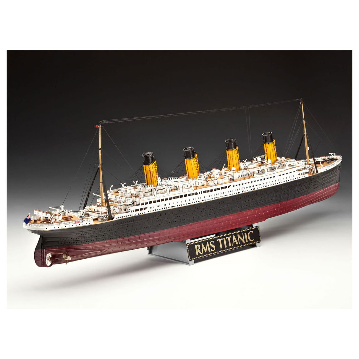 Revell gavesett 100 år Titanic