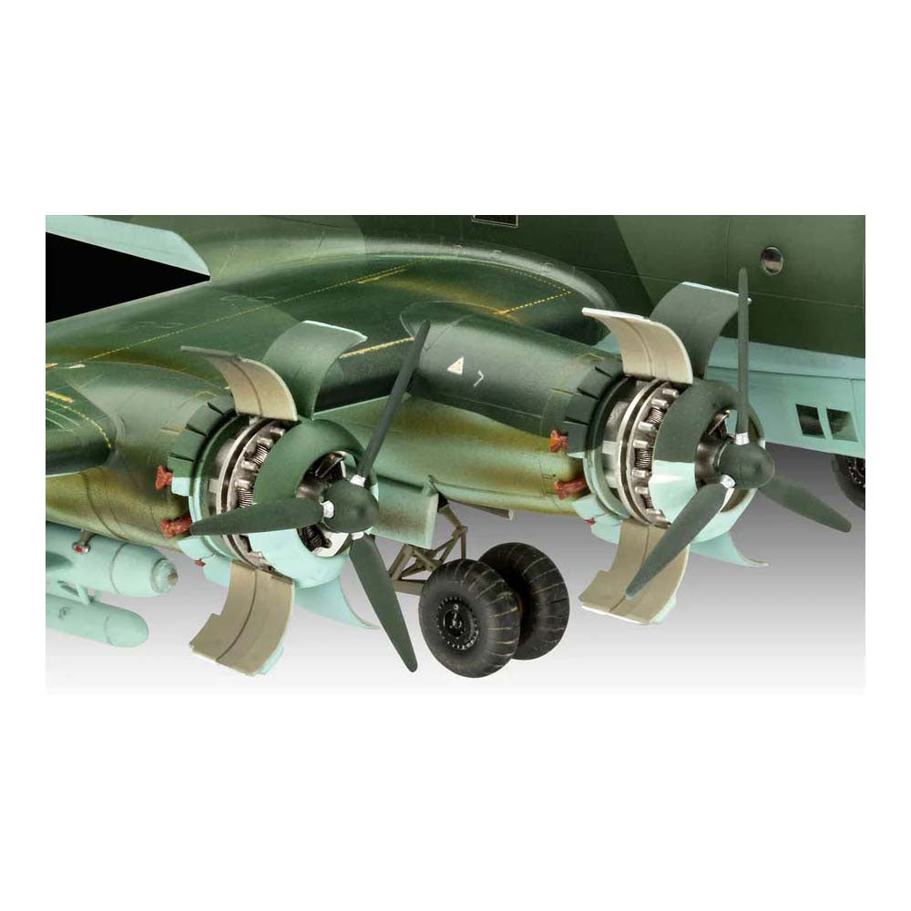 Revell Modellbausatz - Focke-Wulf FW 200 C-5 C-8 Condor 1:72 - 240-tlg.