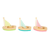 Small Foot bath toy wooden sailing boats, set of 3