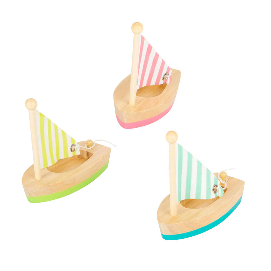 Small Foot bath toy wooden sailing boats, set of 3