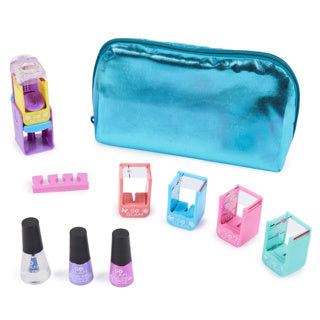 Gehen Sie in den glamourösen, einzigartigen Nagelstudio