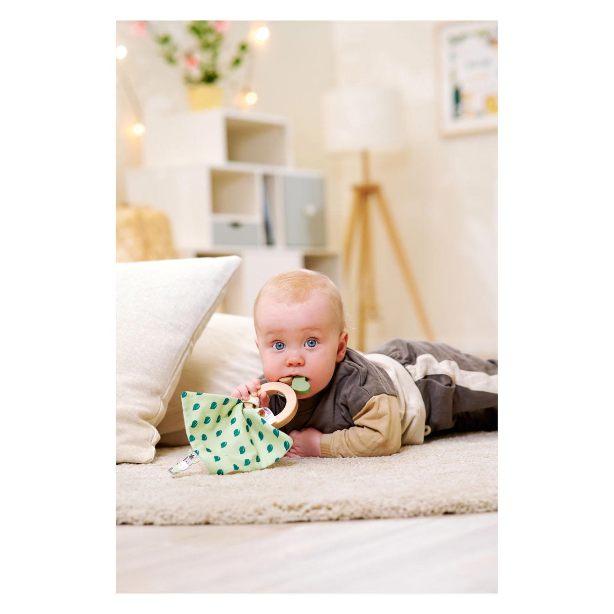 Eichhorn Baby Hipp Beißring aus Holz mit Kuscheltuch