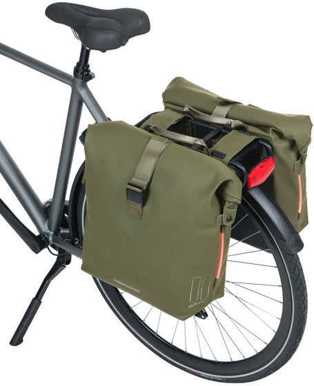 Basil Soho Double Bicycle Bag Nordlicht vanntett bagasjebærerpose for elektrisk sykkelgrønn