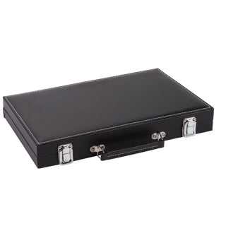 Backgammon-Spiel im schwarzen Koffer