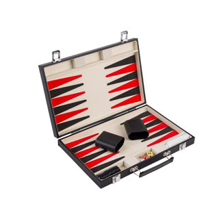 Backgammon-Spiel im schwarzen Koffer
