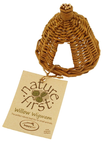 Natur erstes glückliches Haustier Weidenwigwam