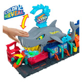 Hot Wheels City Shark Attack in the Car Wash – mit Spielzeugauto mit Farbüberraschung