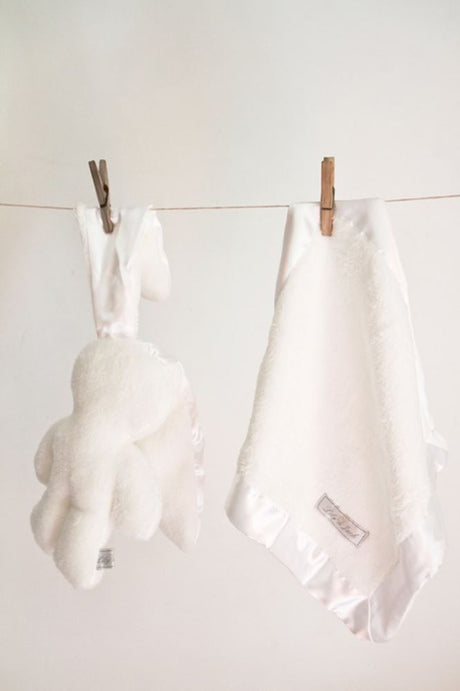 Kuschelhase weiß mit weißen Ohren. 26 cm
