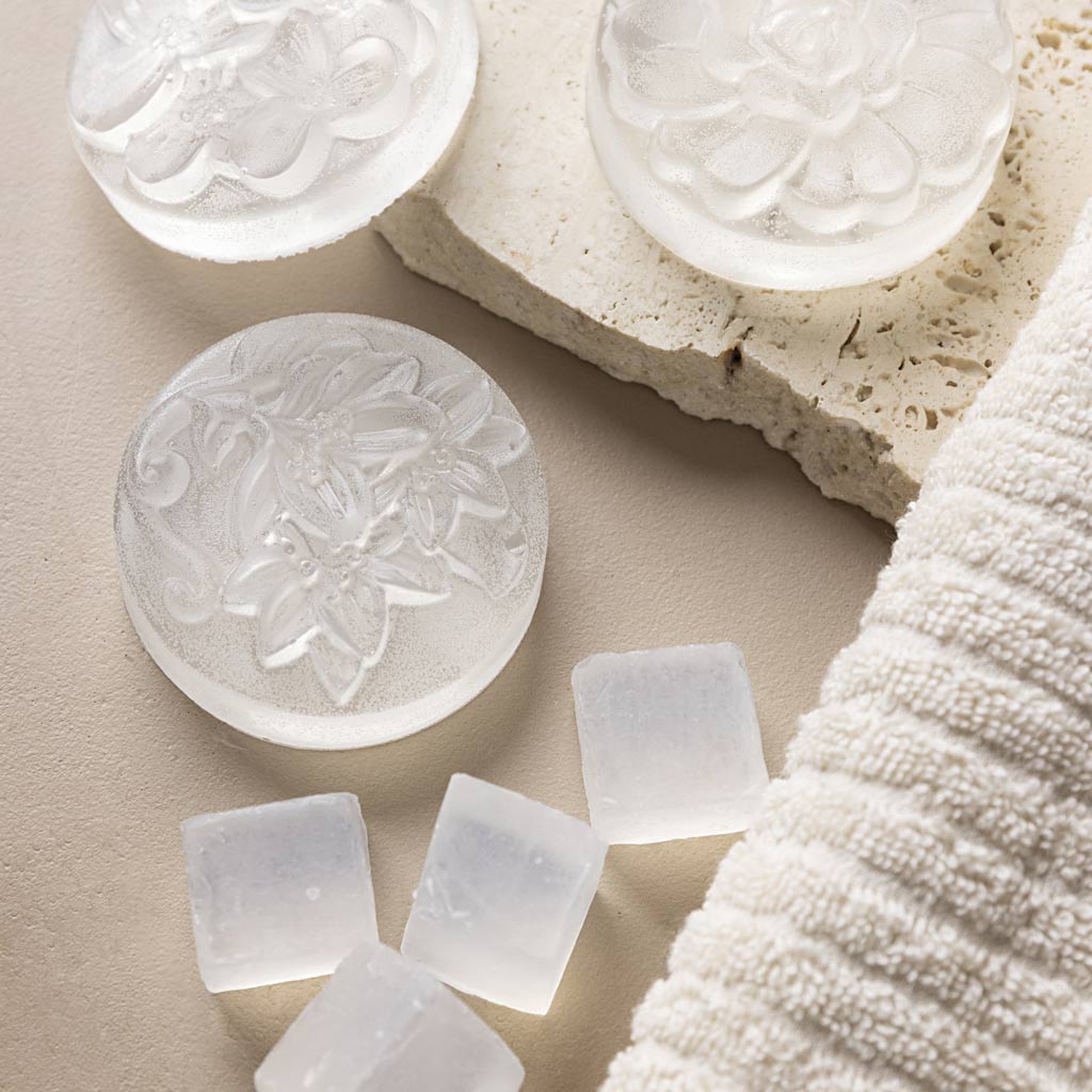 Https: www.cchobby.nl transparent-soap-base-granules-5000-gr-1-box