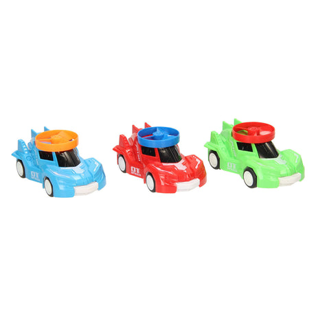 Auto mit abfeuerndem Propeller