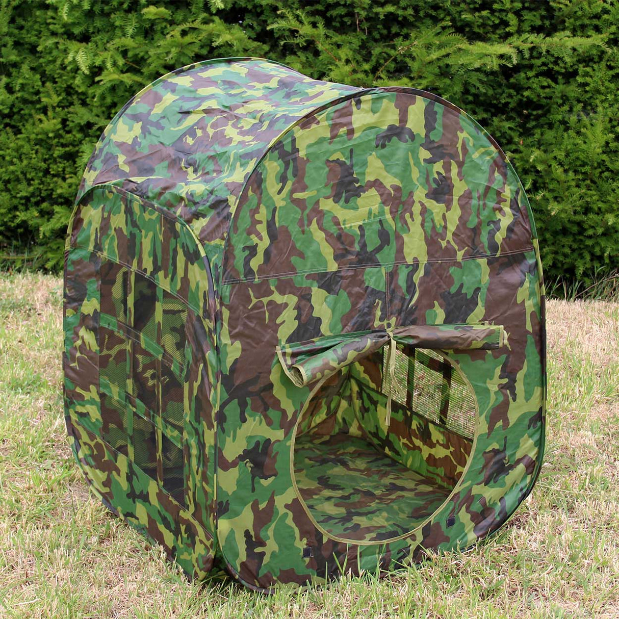 Gioca a camuffamento della tenda