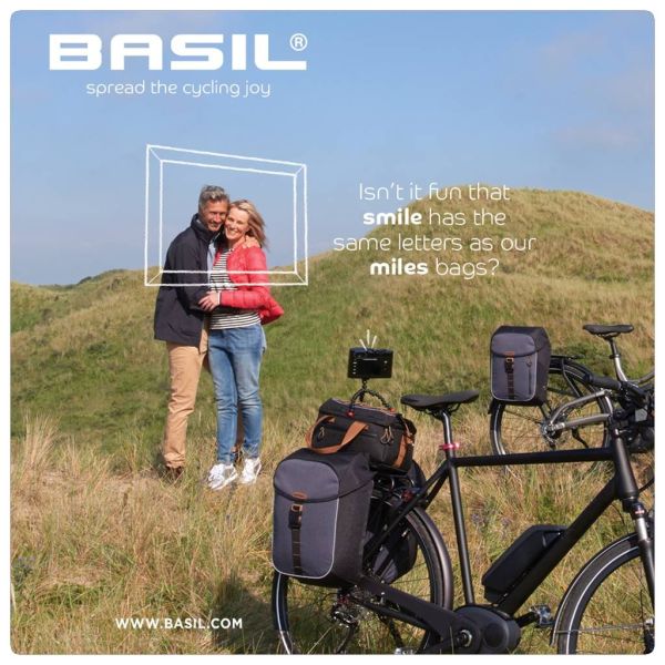 Basilikum Meilen Doppelfahrradbeutel, wasserdicht, universelles Brückensystem, 34L, schwarzer Anthrazit