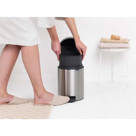 Brabantia Newicon Treteimer 5l mattierter Stahl