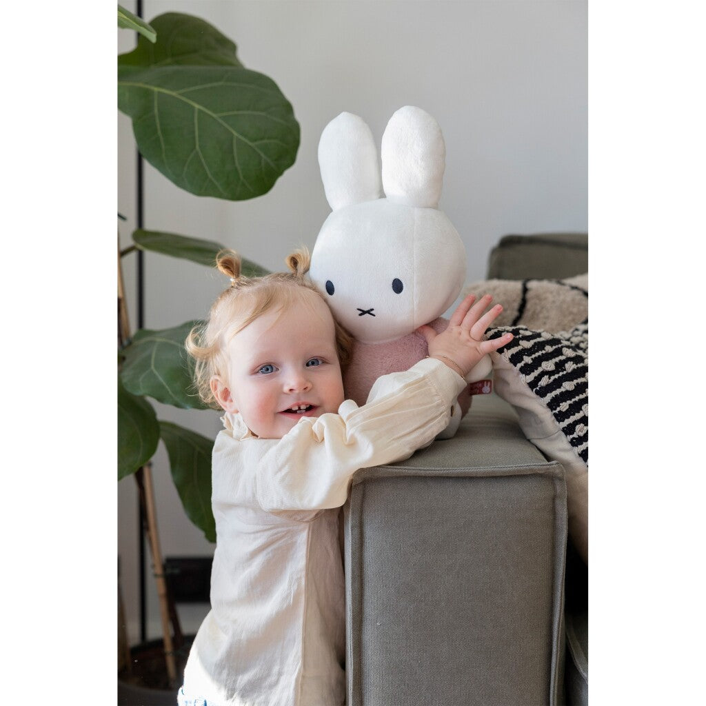 Miffy Fluffy Hug 35 cm lyserød