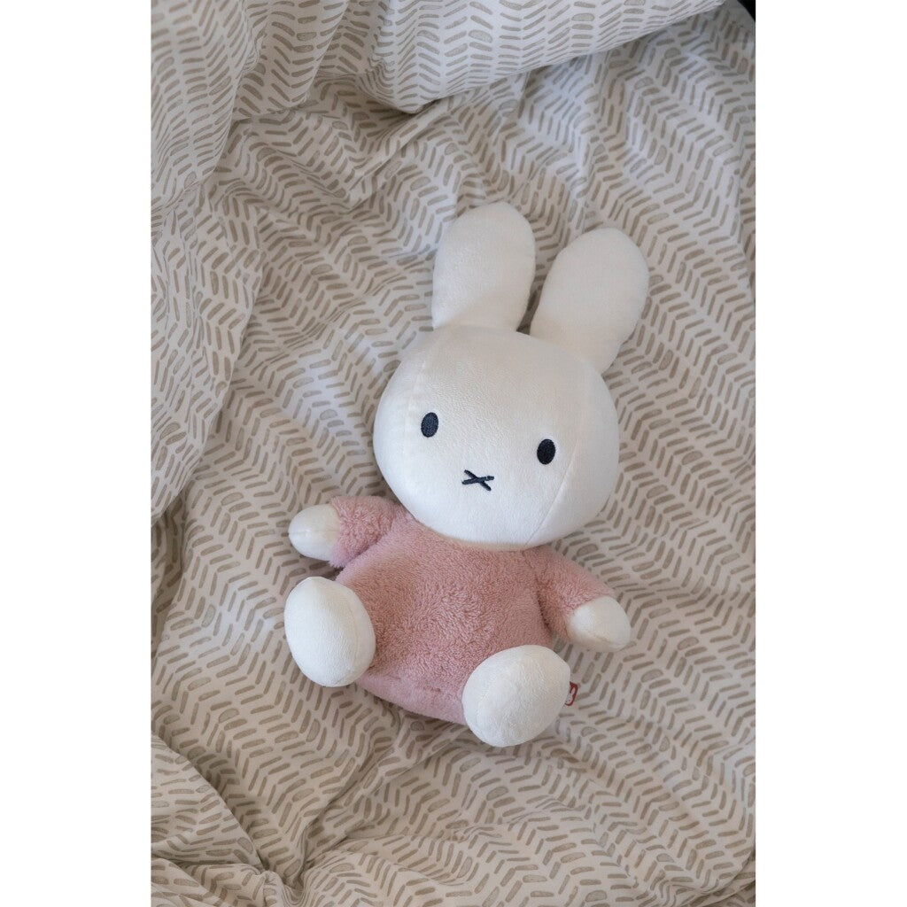 Miffy Fluffy Hug 35 cm lyserød